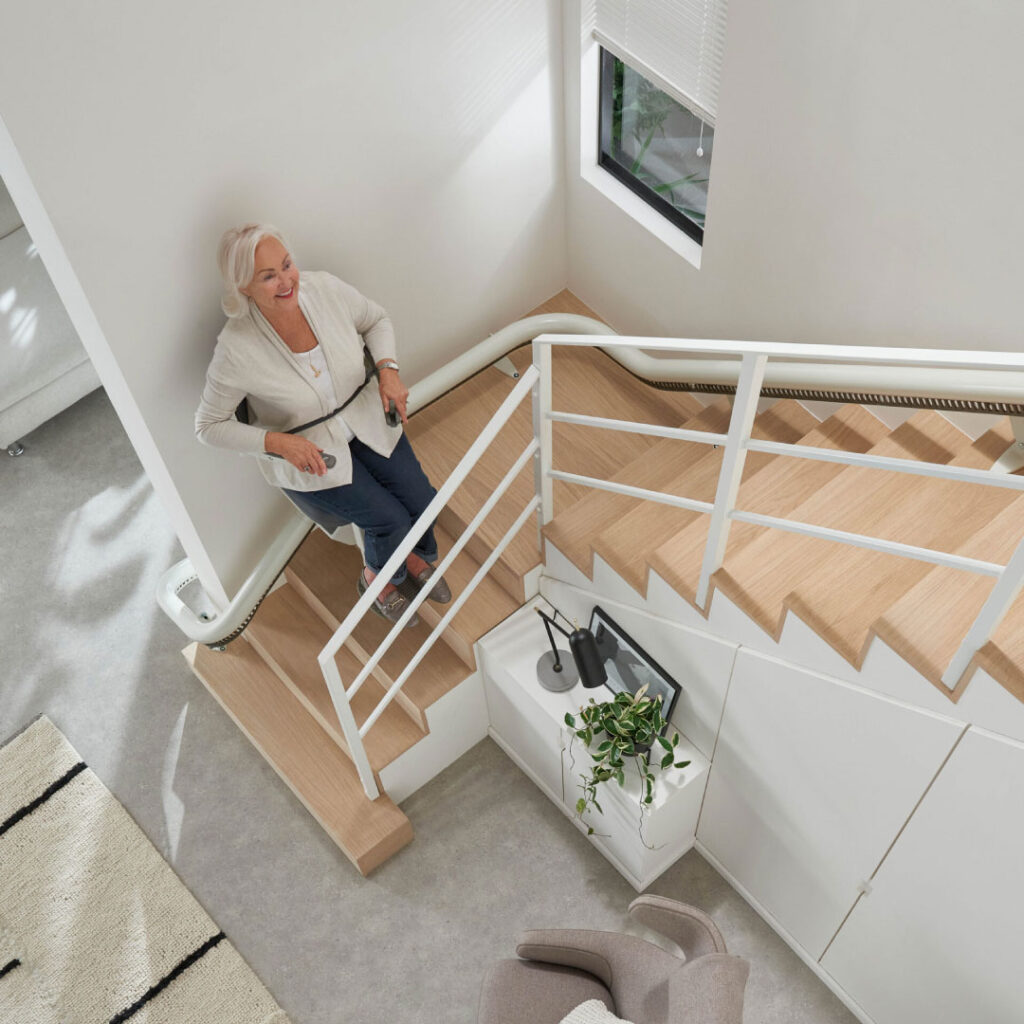 AccessBDD Curved Flow X Stairlift